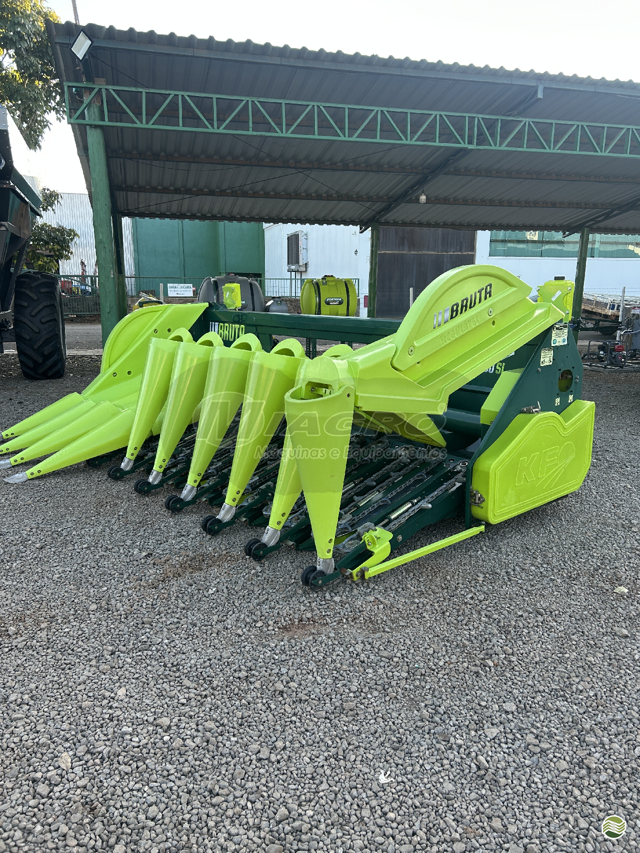 PLATAFORMA COLHEITADEIRA KF MÁKXIMA PMKF 4000 Miagro Máquinas e Equipamentos LAGOA VERMELHA RIO GRANDE DO SUL RS
